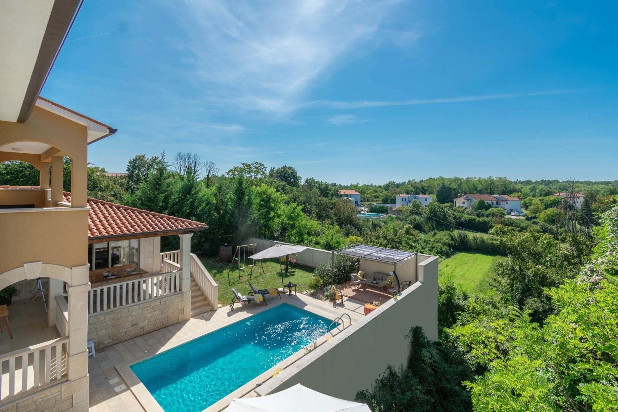 Villa Mit Eingezaeuntem Garten Und Panoramablick Tinjan Εξωτερικό φωτογραφία
